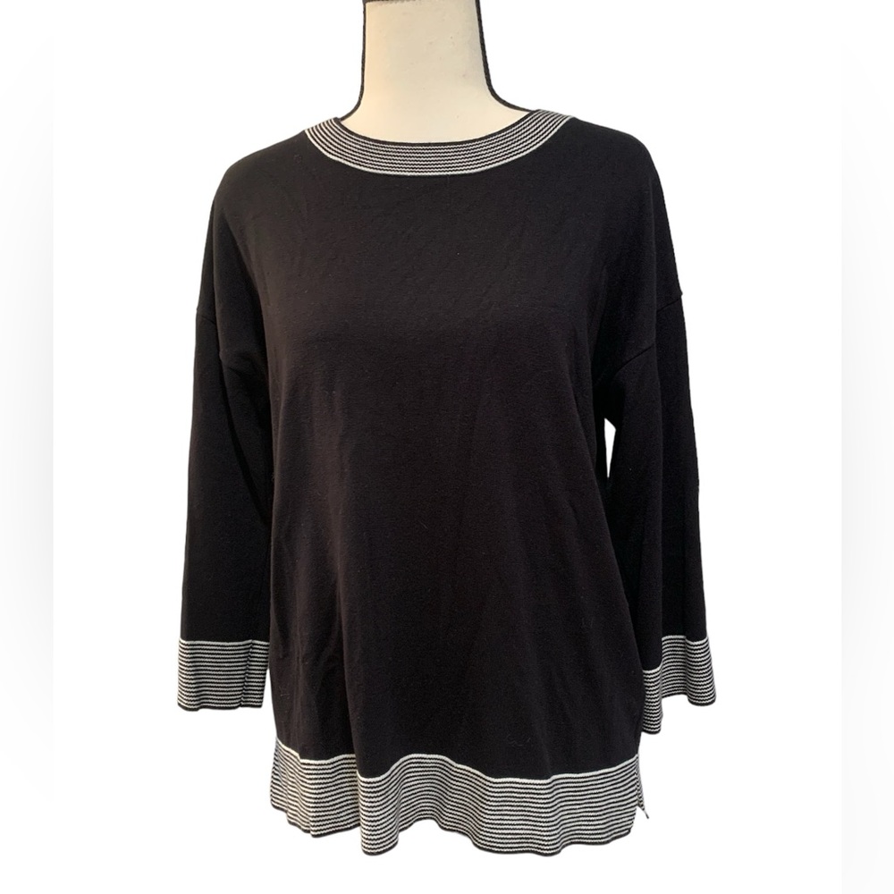 Calvin Klein | black and white 3/4 length sleeve top